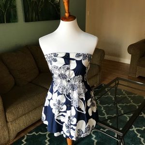 Navy and white strapless top w buttons & pockets